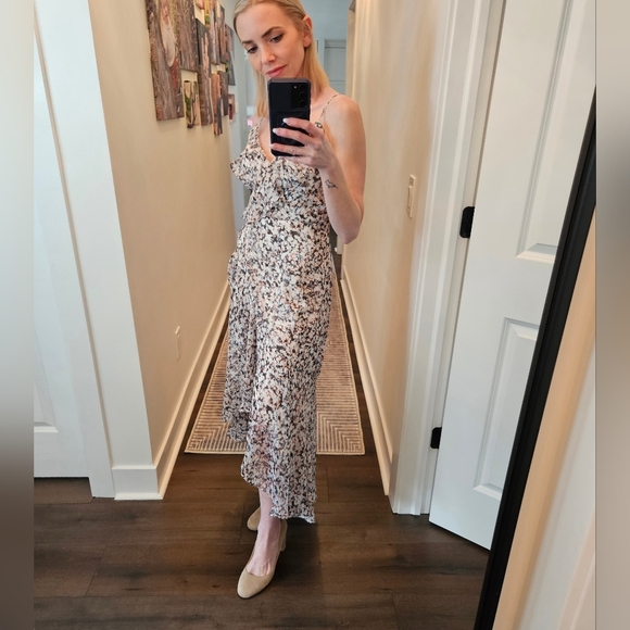 NWT 🔴 Express Floral Hi/Lo Faux Wrap Dress - SIZE M - Picture 2 of 14